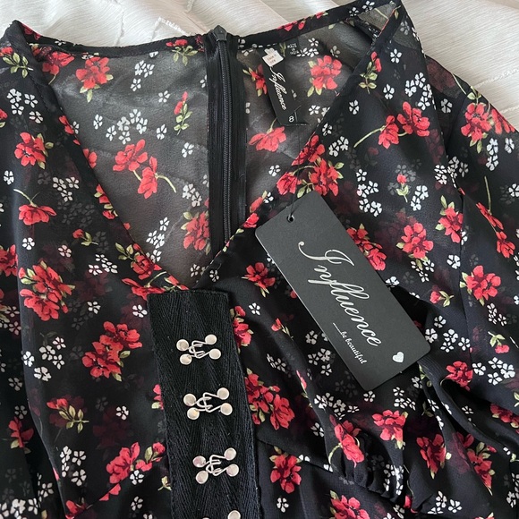 Floral print blouse, red and black - Picture 5 of 6